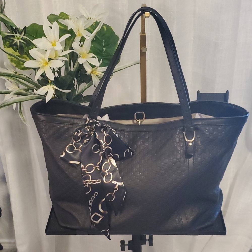 G27- Gucci Guccisima Tote